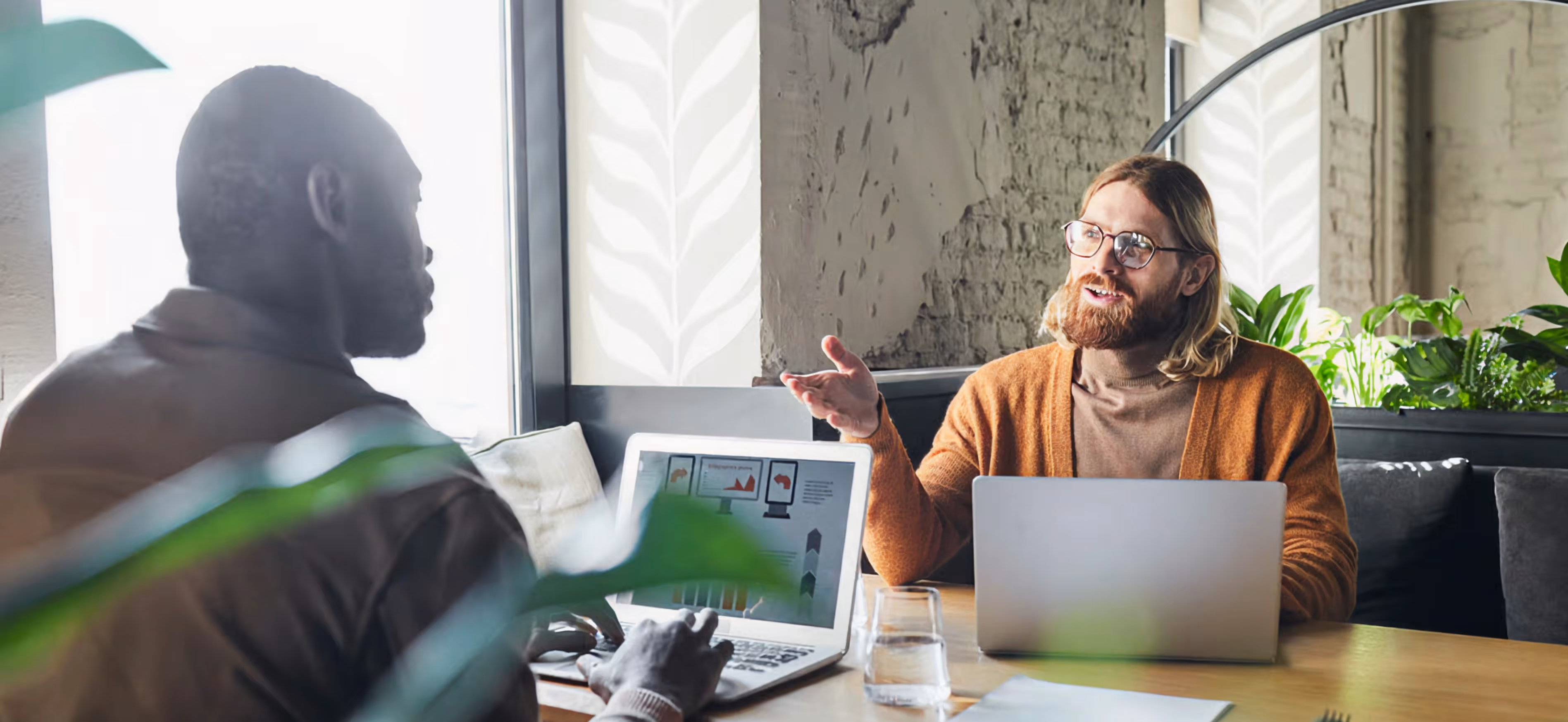 Consultant Vizion en réunion stratégique avec un client B2B